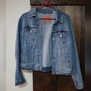 Levi's Women's Large Blue Denim Jacket - Classic Trucker Style